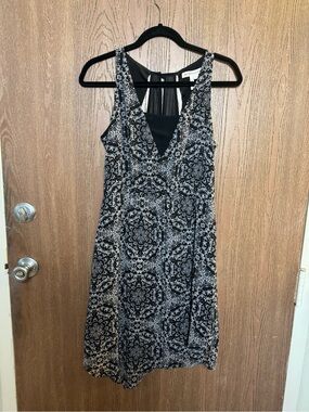 BCBGeneration Black & Gray Sleeveless V-Neck Midi Dress